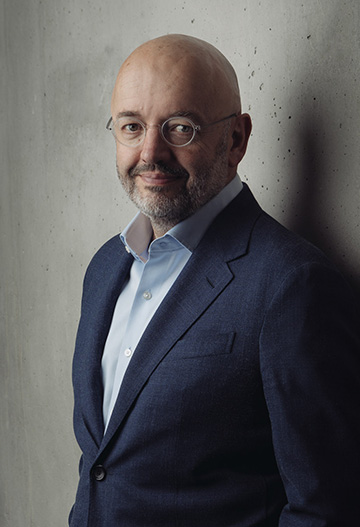 img_KONE-Peter-Bakker-360x527