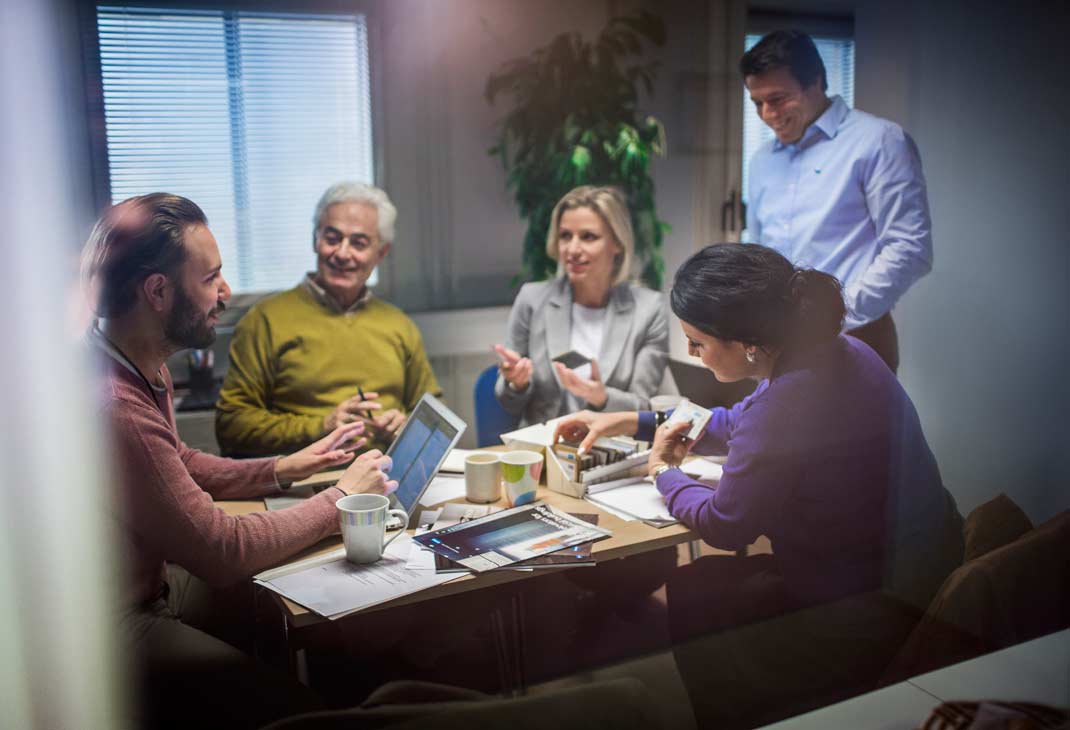 Img_house meeting 1070x730