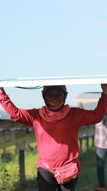 Siam aurinkoenergiaa, Thaimaa (englanniksi)